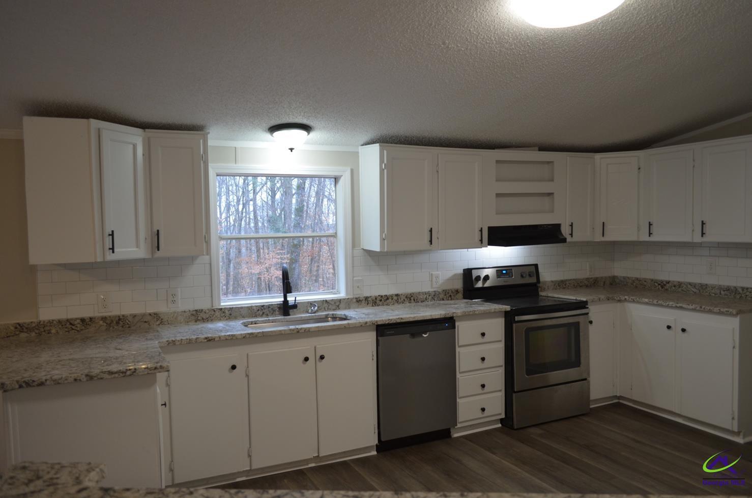 1048 Lee King Road Forsyth, GA 31029 - Photo 5 of 19