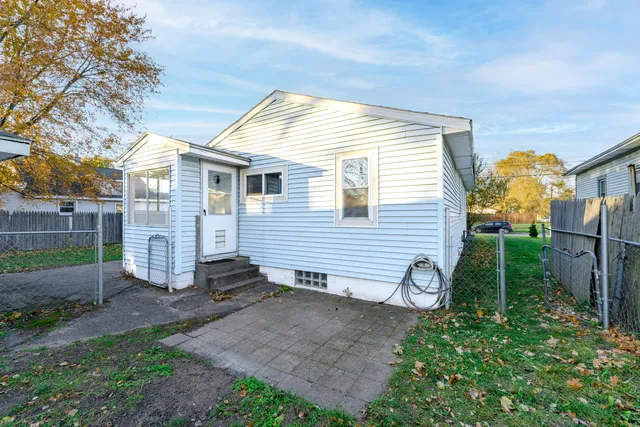 $210,000 | 156 Abbie Street Southeast, Wyoming, MI 49548