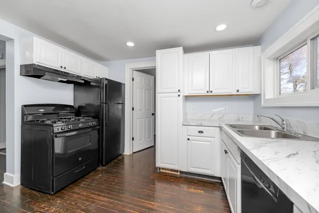 $210,000 | 156 Abbie Street Southeast, Wyoming, MI 49548