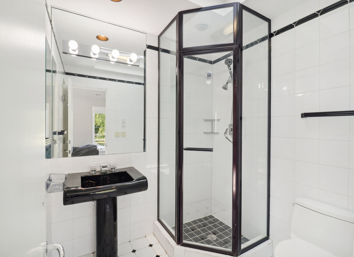 1044 North Happ Road Northfield, IL 60093 - Photo 35 of 49