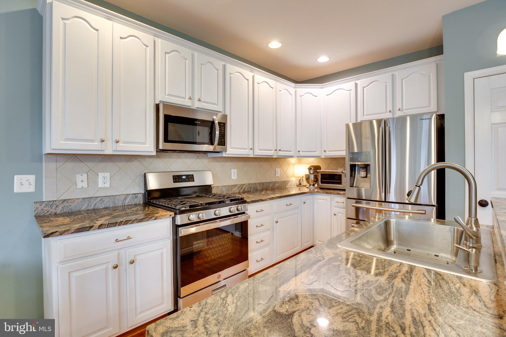 25219 Larks Terrace Chantilly, VA 20152 - Photo 15 of 53