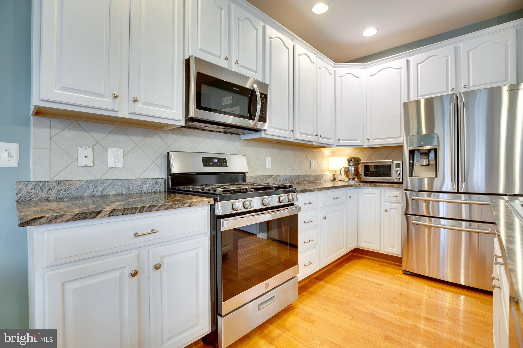 25219 Larks Terrace Chantilly, VA 20152 - Photo 16 of 53