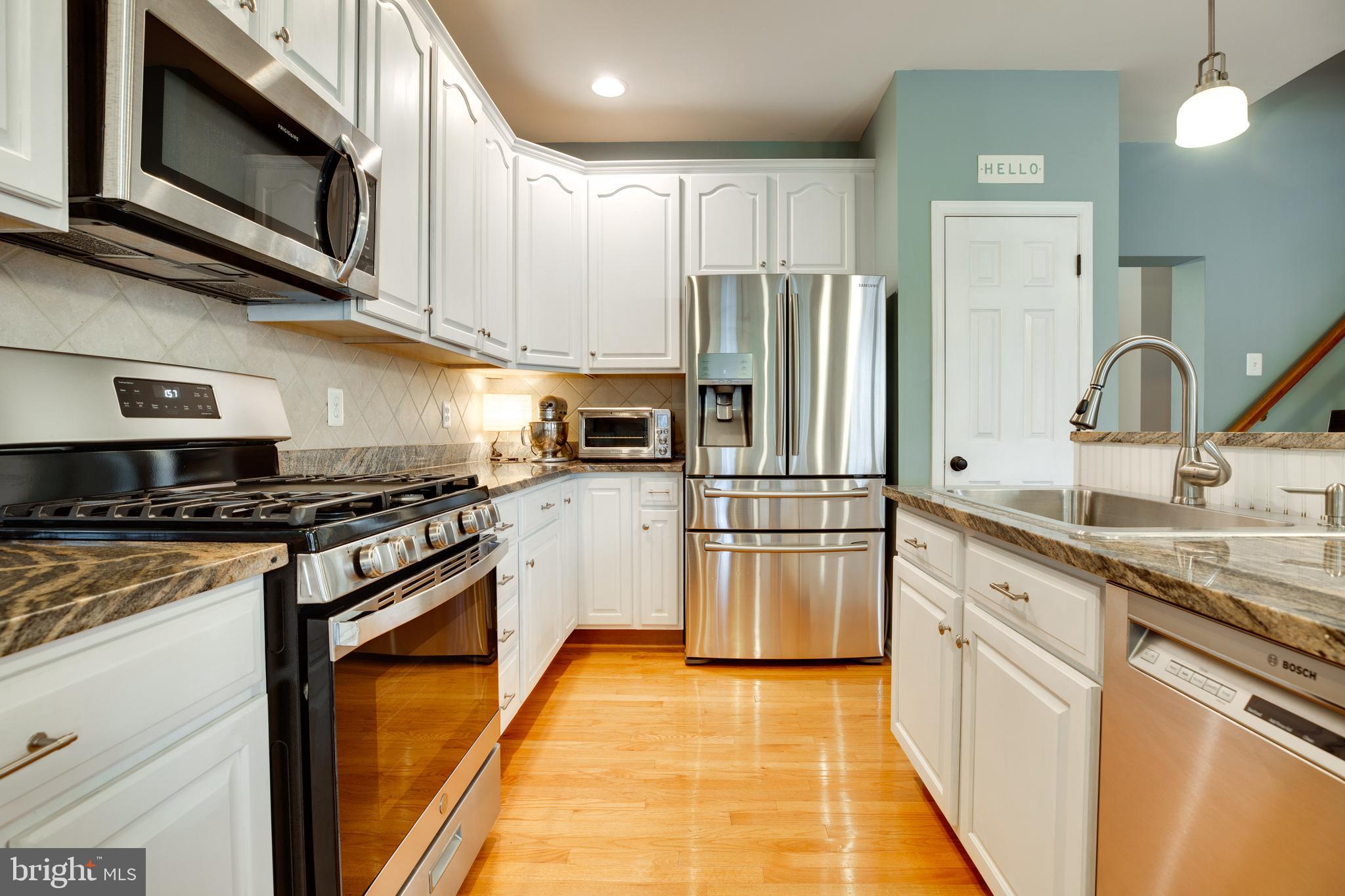 25219 Larks Terrace Chantilly, VA 20152 - Photo 17 of 53