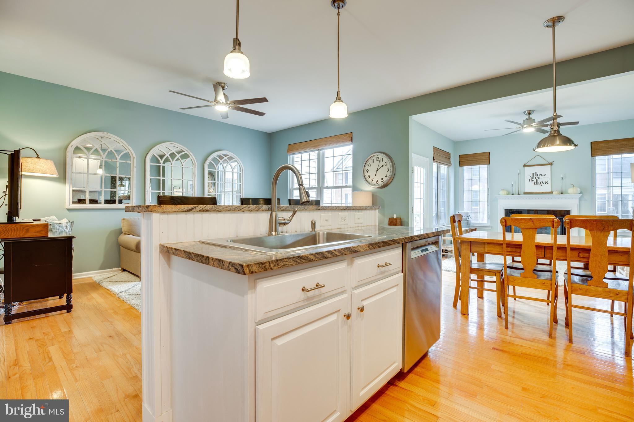 25219 Larks Terrace Chantilly, VA 20152 - Photo 19 of 53