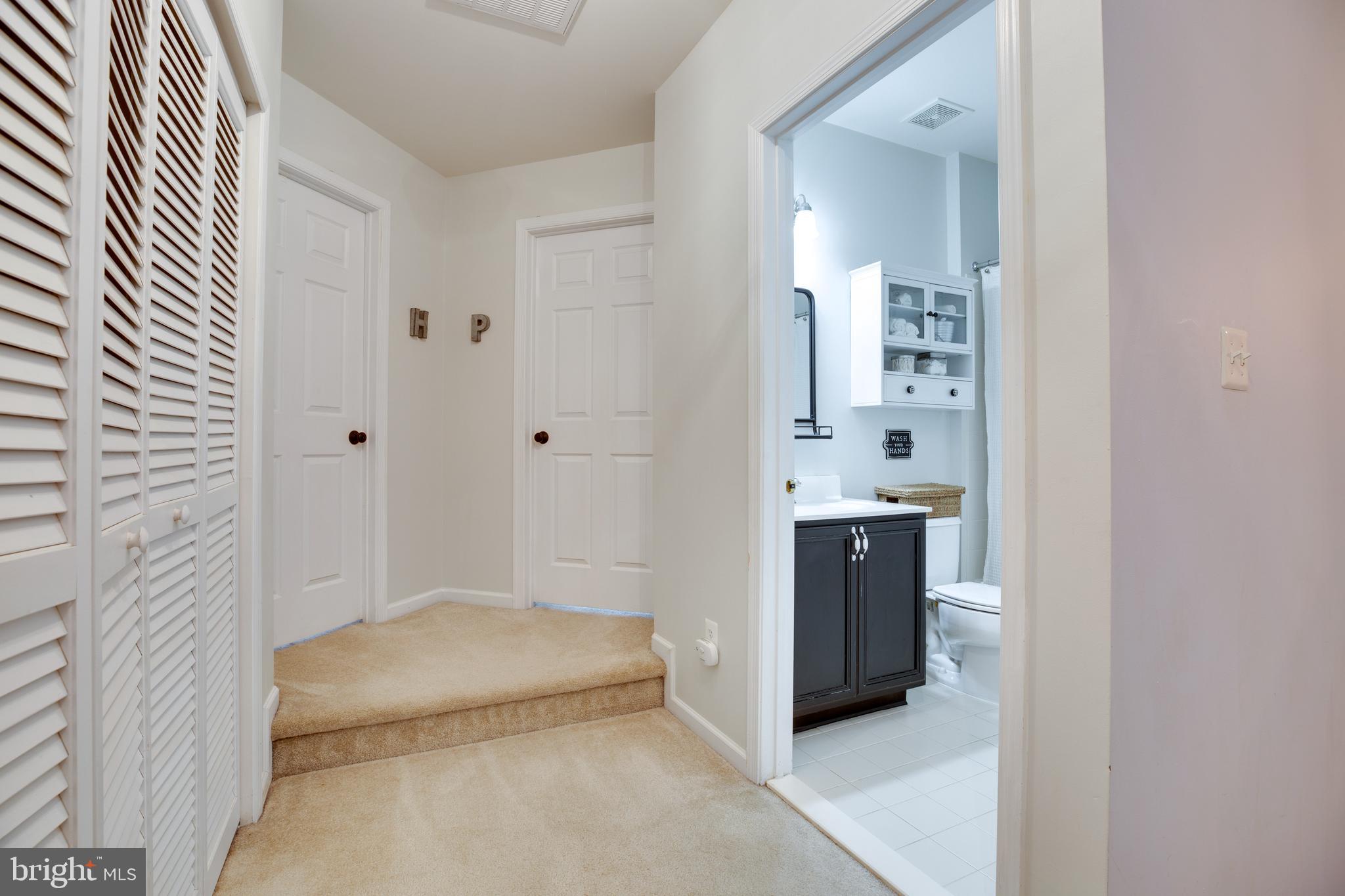 25219 Larks Terrace Chantilly, VA 20152 - Photo 32 of 53