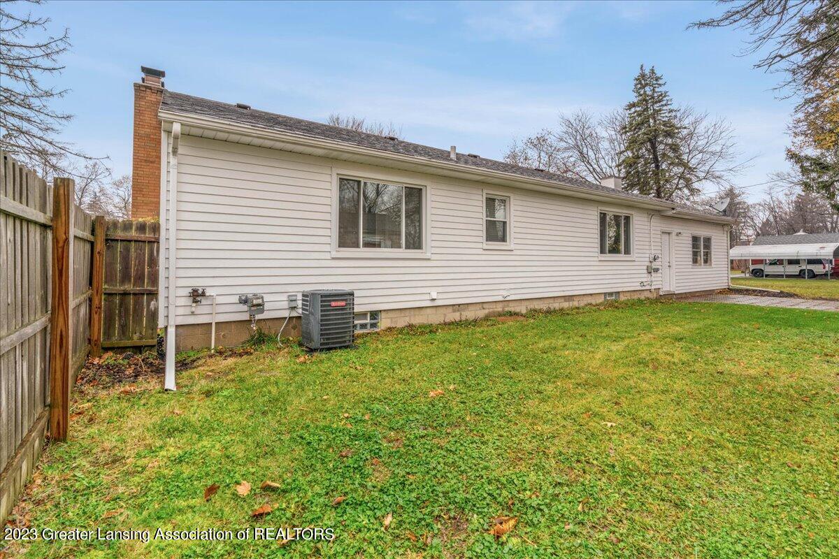 2808 Arlington Road Lansing, MI 48906 - Photo 8 of 31 08-Media Jett-8