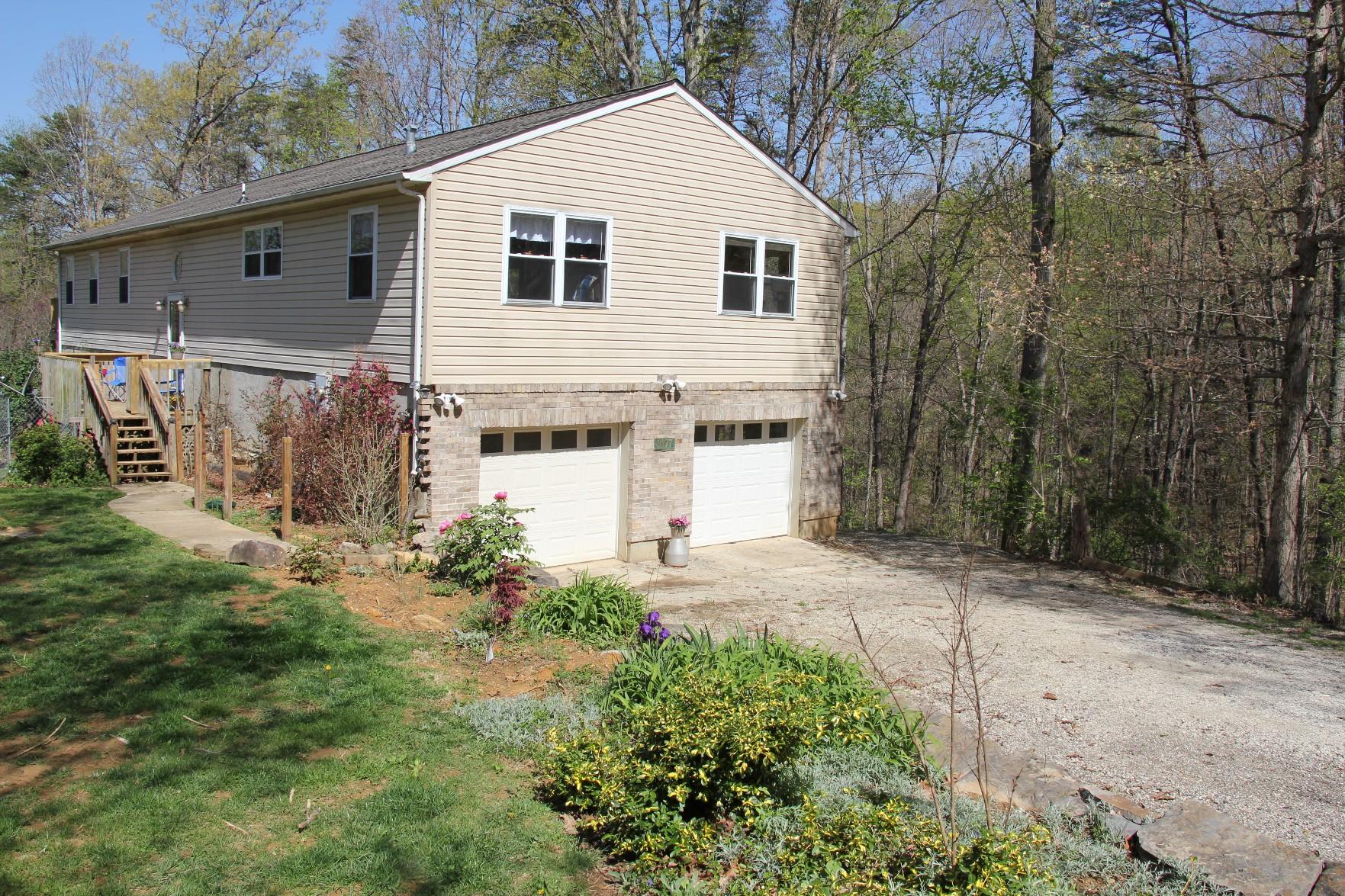 3077 Timber Ridge Buchanan, VA 24066 - Photo 2 of 53 1-7387