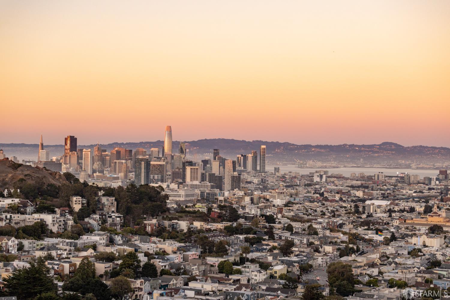 101 Graystone Terrace San Francisco, CA 94114 - Photo 13 of 72 a view of a city