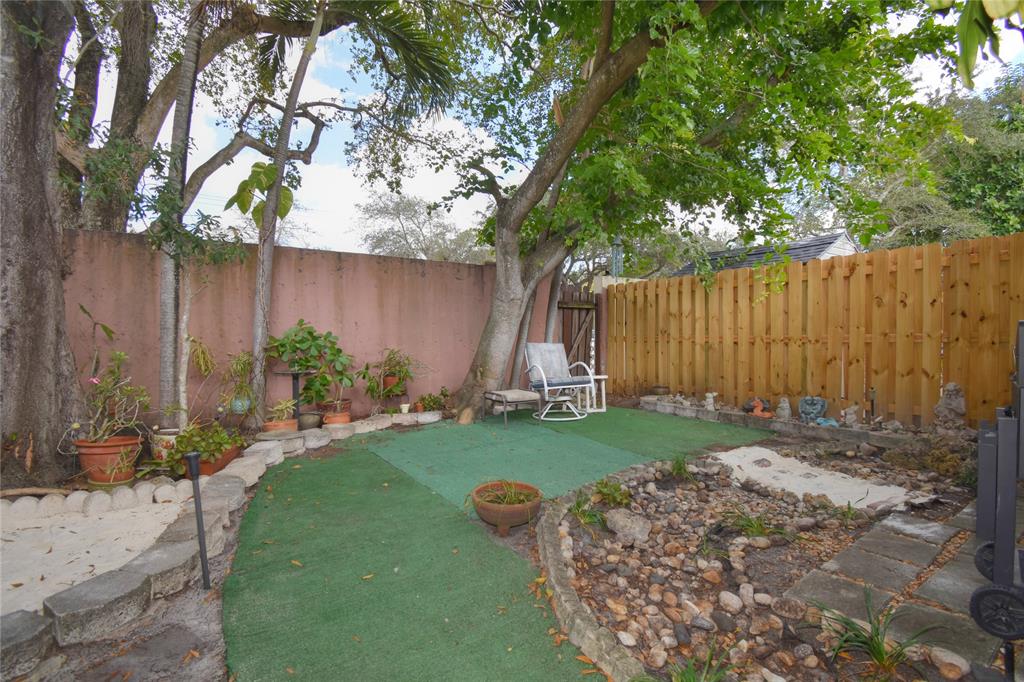 1748 Northwest 74th Avenue, Unit 19 Plantation, FL 33313 - Photo 38 of 44