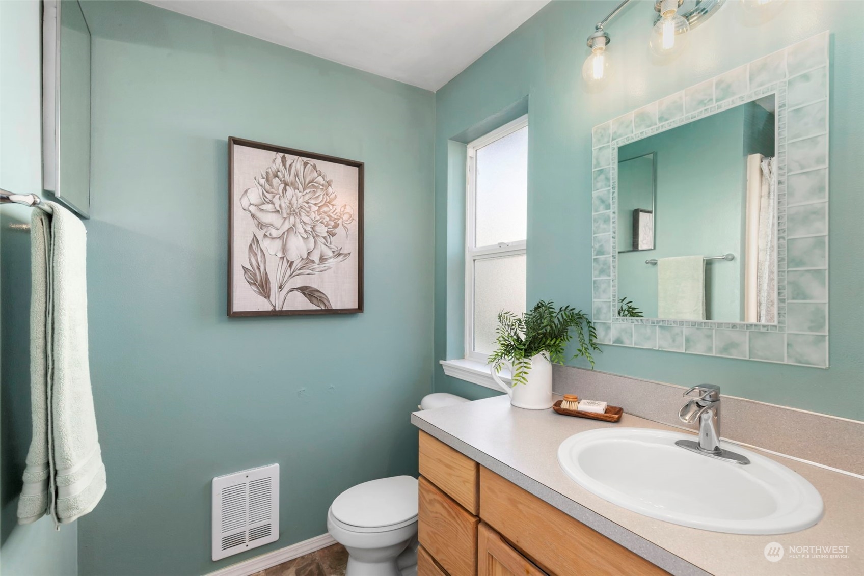 26400 Barrett Road Northeast Kingston, WA 98346 - Photo 14 of 27 Gallery Image 14
