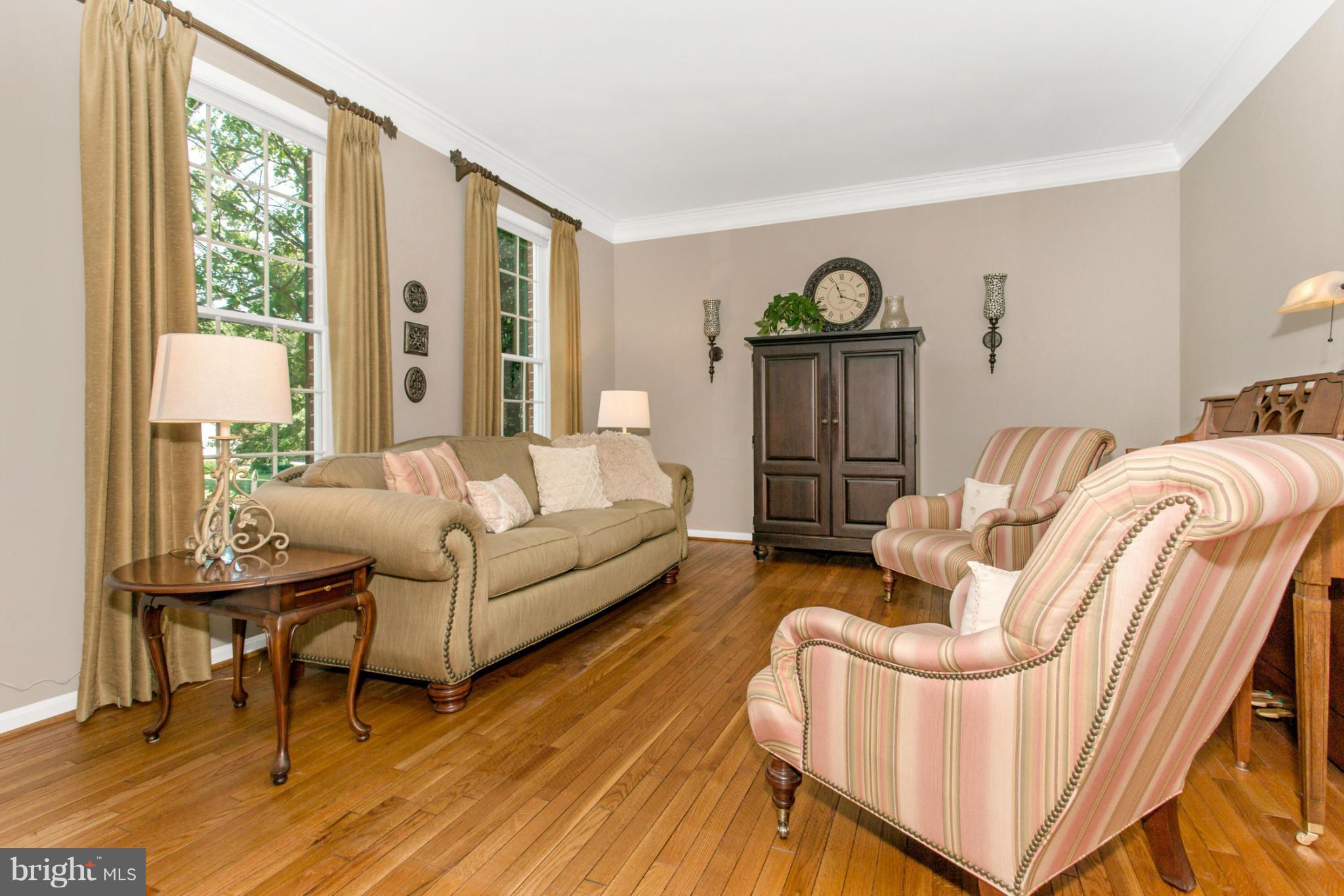 9713 Starling Road Ellicott City, MD 21042 - Photo 6 of 30 Living Room