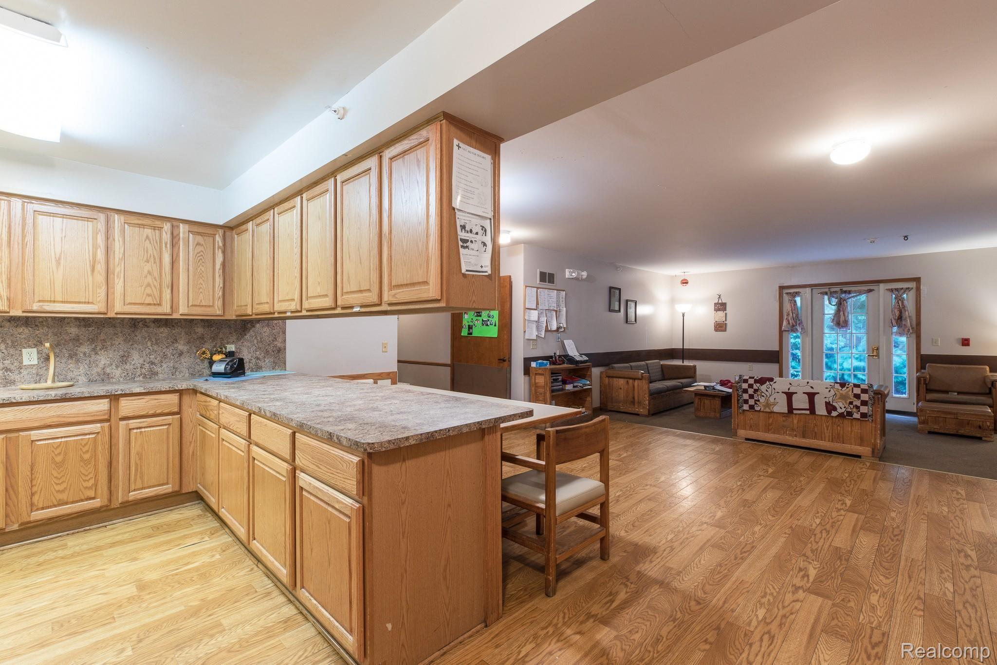 433 Buckingham Road Canton, MI 48188 - Photo 27 of 34 433Buckingham-23.jpg
