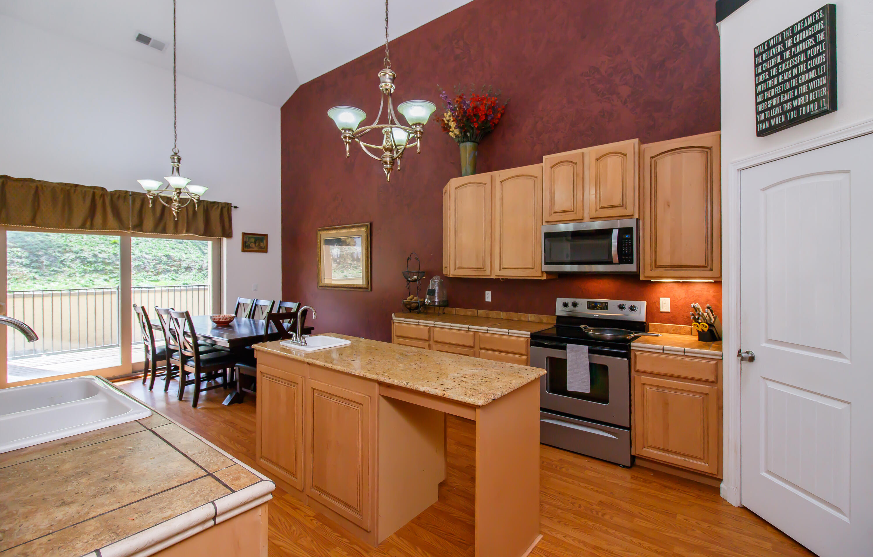 2545 Pioneer Road Talent, OR 97540 - Photo 12 of 42 10