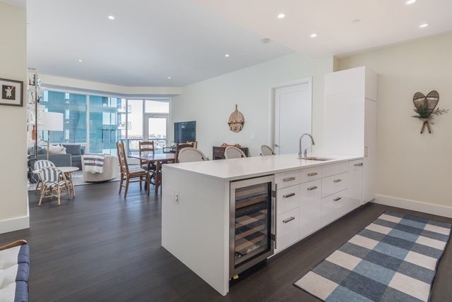 $3,200,000 | 50 Liberty Drive, Unit 10L, Boston, MA 02210