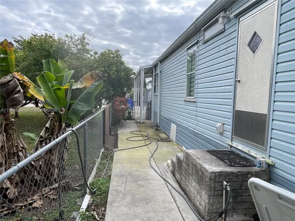 $290,000 | 19800 Southwest 180th Avenue, Unit 132, Miami, FL 33187