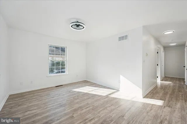 $2,300 | 426 Washington Street, Aberdeen, MD 21001