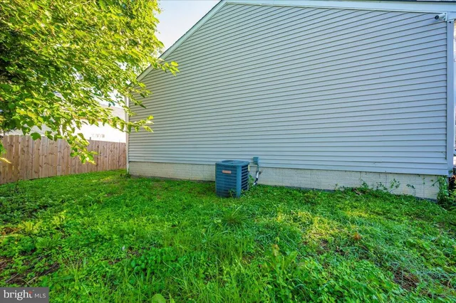$2,300 | 426 Washington Street, Aberdeen, MD 21001