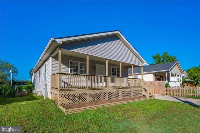 $2,300 | 426 Washington Street, Aberdeen, MD 21001