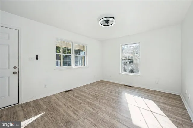 $2,300 | 426 Washington Street, Aberdeen, MD 21001