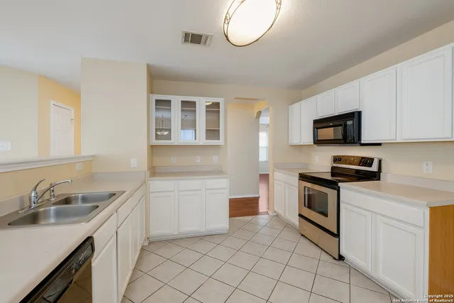 $2,100 | 249 Michelle Lane, Boerne, TX 78006