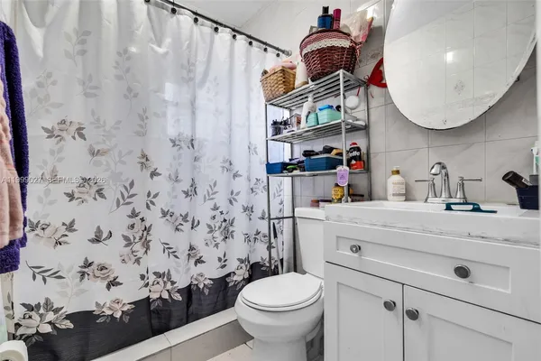 $3,200 | 3166 Northwest 102nd Street, Miami, FL 33147