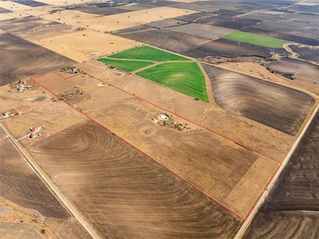 a view of a backyard space