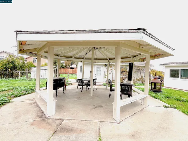 $950,000 | 250 West Cypress Road, Oakley, CA 94561