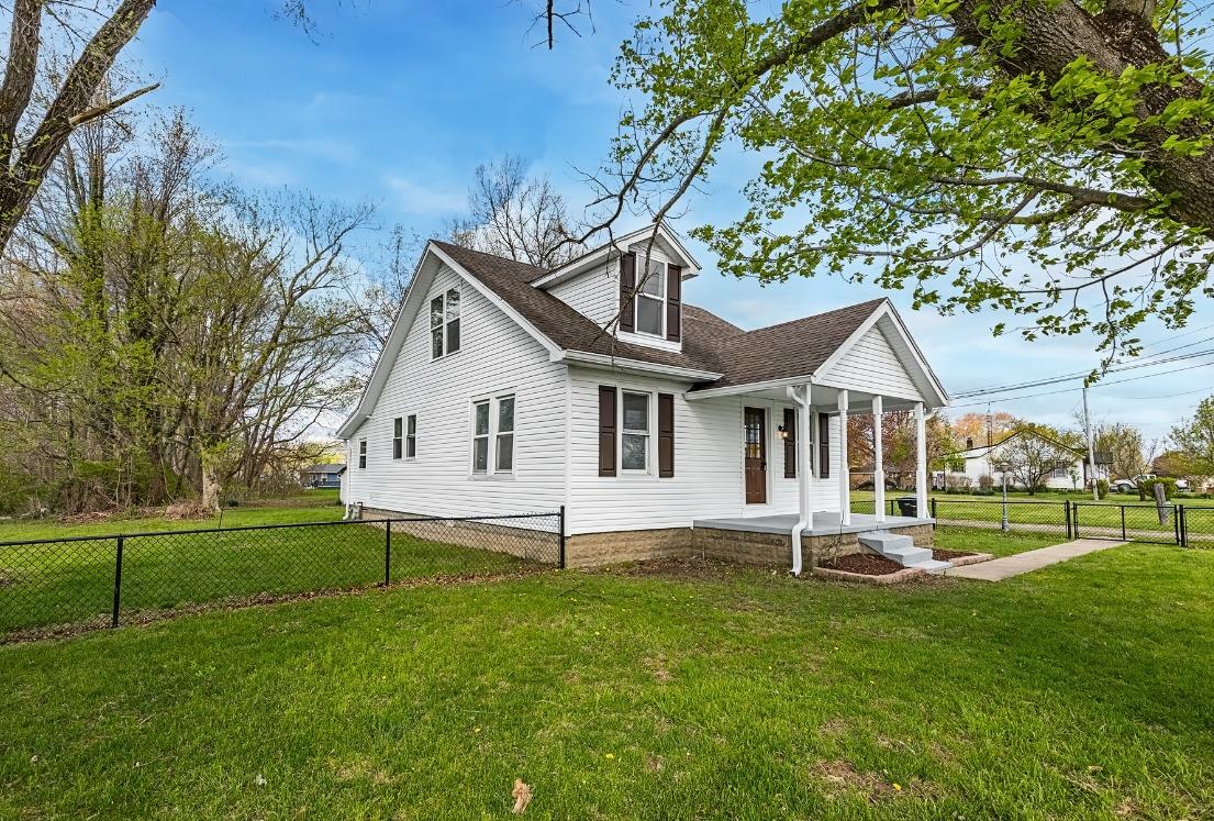 2707 Lanier Drive Madison, IN 47250 - Photo 1 of 21