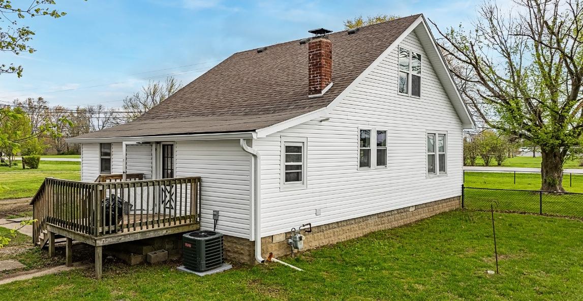 2707 Lanier Drive Madison, IN 47250 - Photo 2 of 21