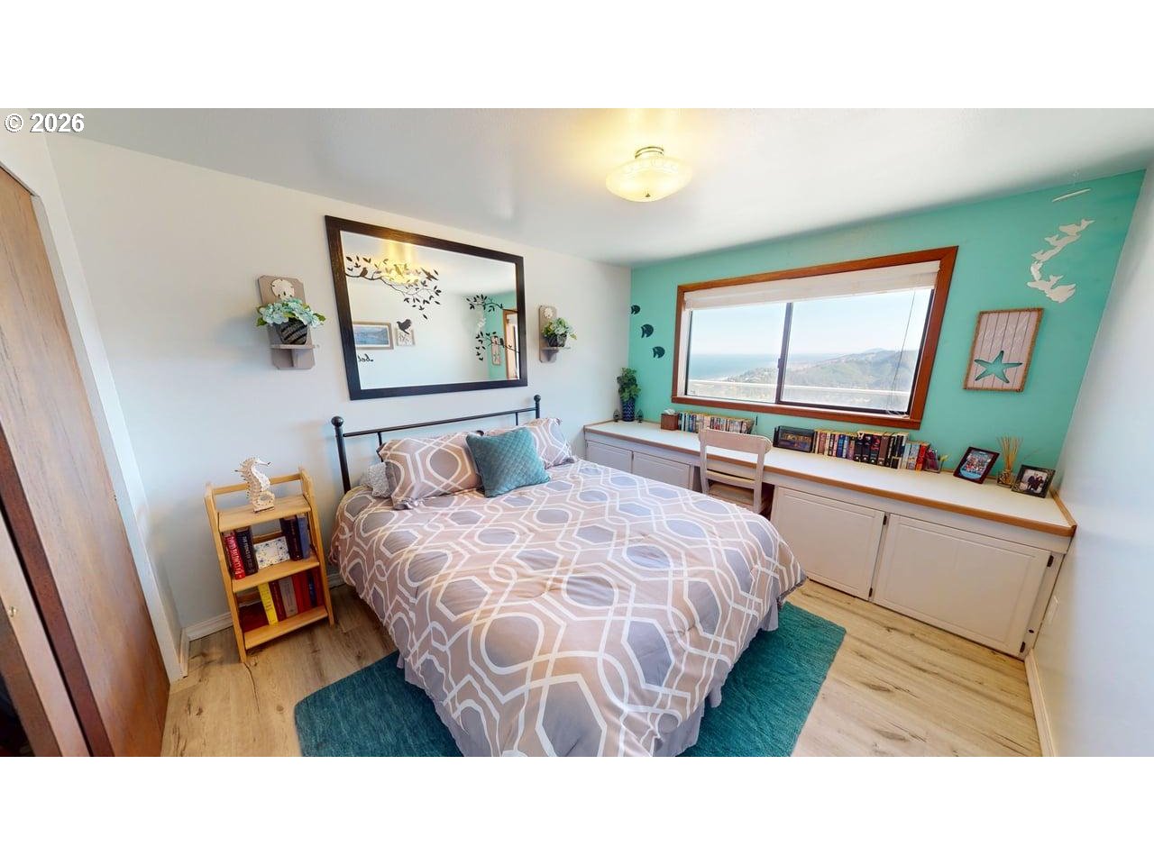 27840 Thimbleberry Road Gold Beach, OR 97444 - Photo 18 of 43 Bedroom