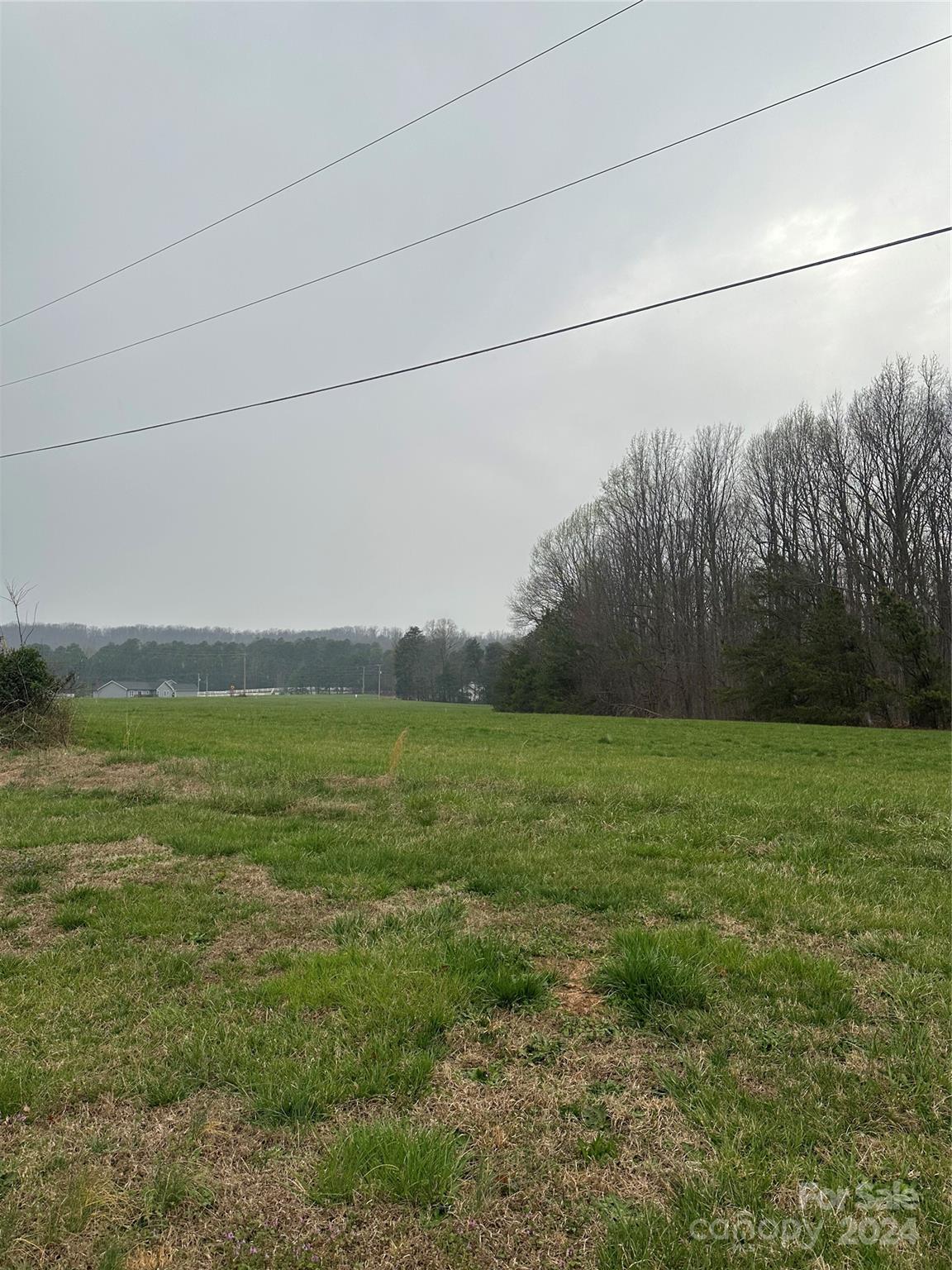 3549 Keystone Drive Sherrills Ford, NC 28673 - Photo 4 of 25 a view of a field with an ocean