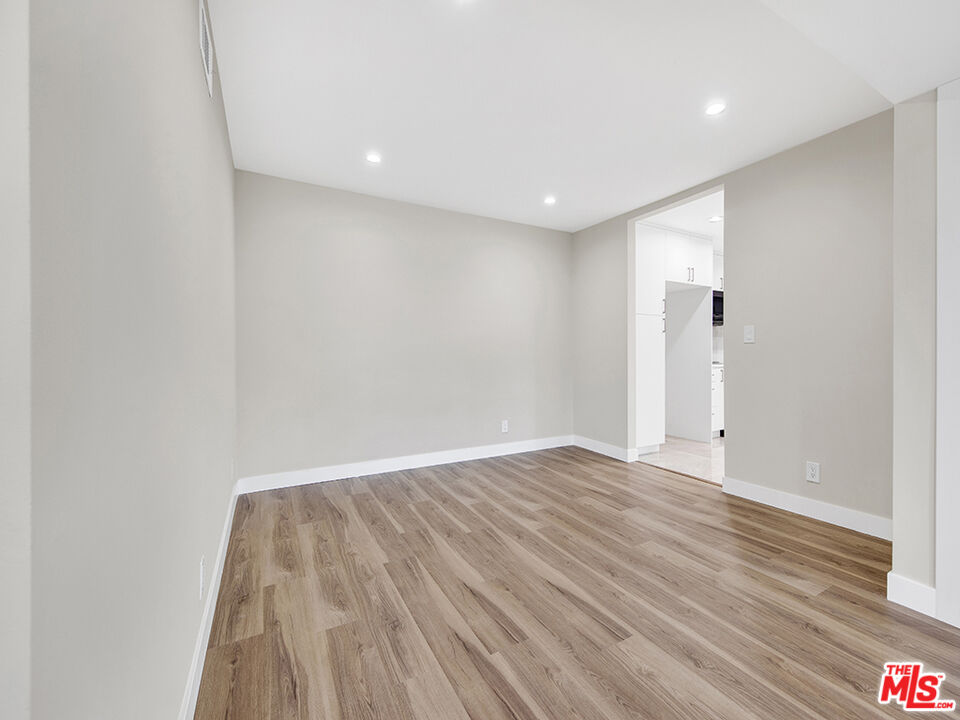 1325 Valley View Road, Unit 201 Glendale, CA 91202 - Photo 10 of 36