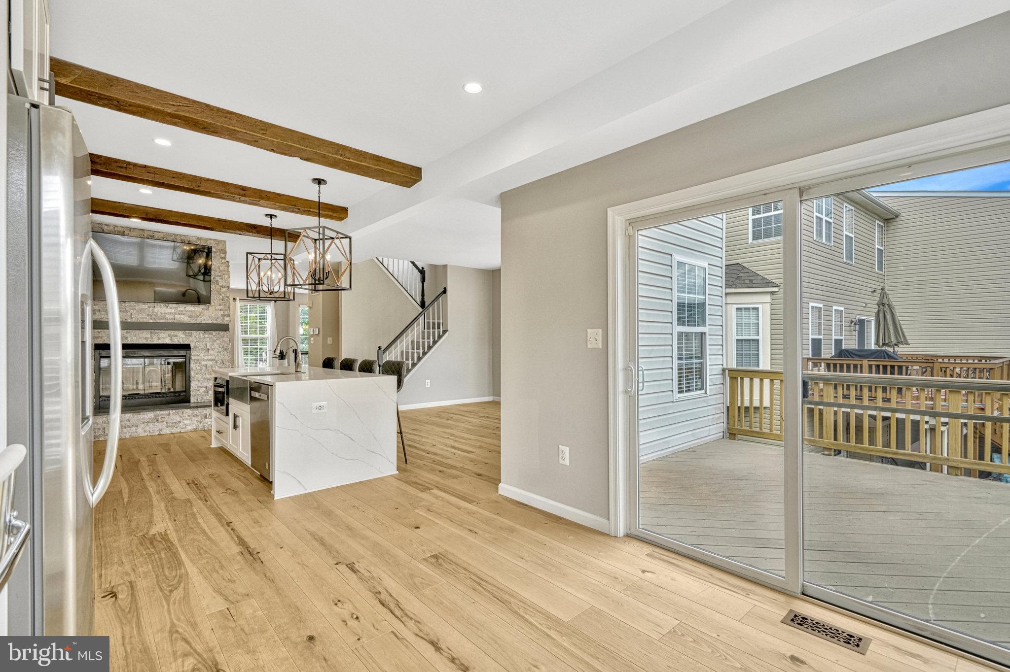 42751 Bennett Street Chantilly, VA 20152 - Photo 18 of 61 a view of a living room