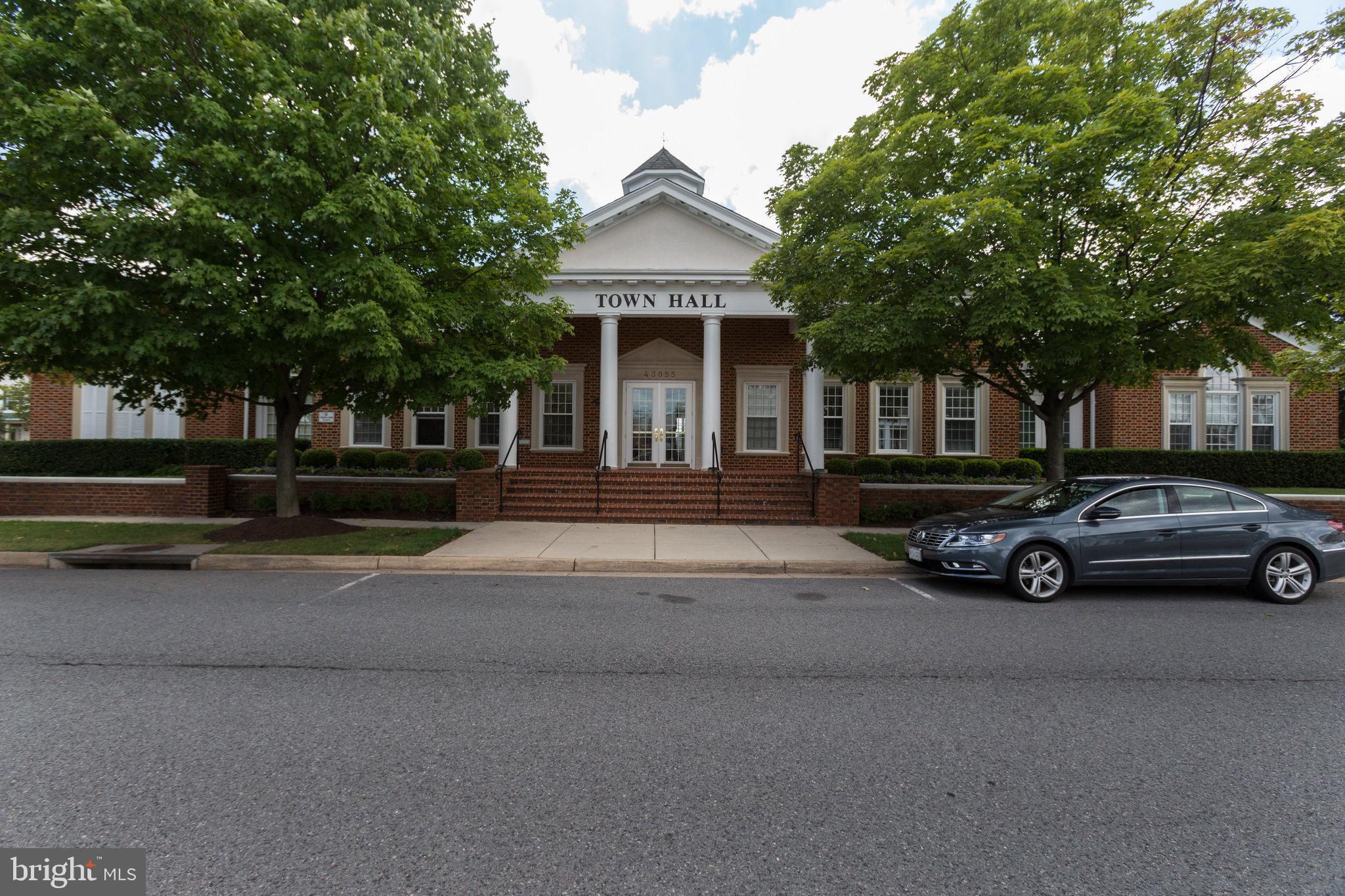 42751 Bennett Street Chantilly, VA 20152 - Photo 60 of 61 a view of a car in front of a house