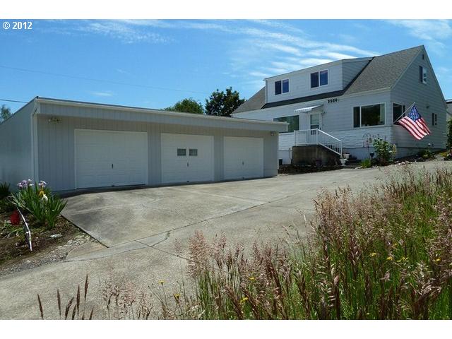 3930 Southwest Huber Street Portland, OR 97219 - Photo 2 of 26 Gallery Image 2