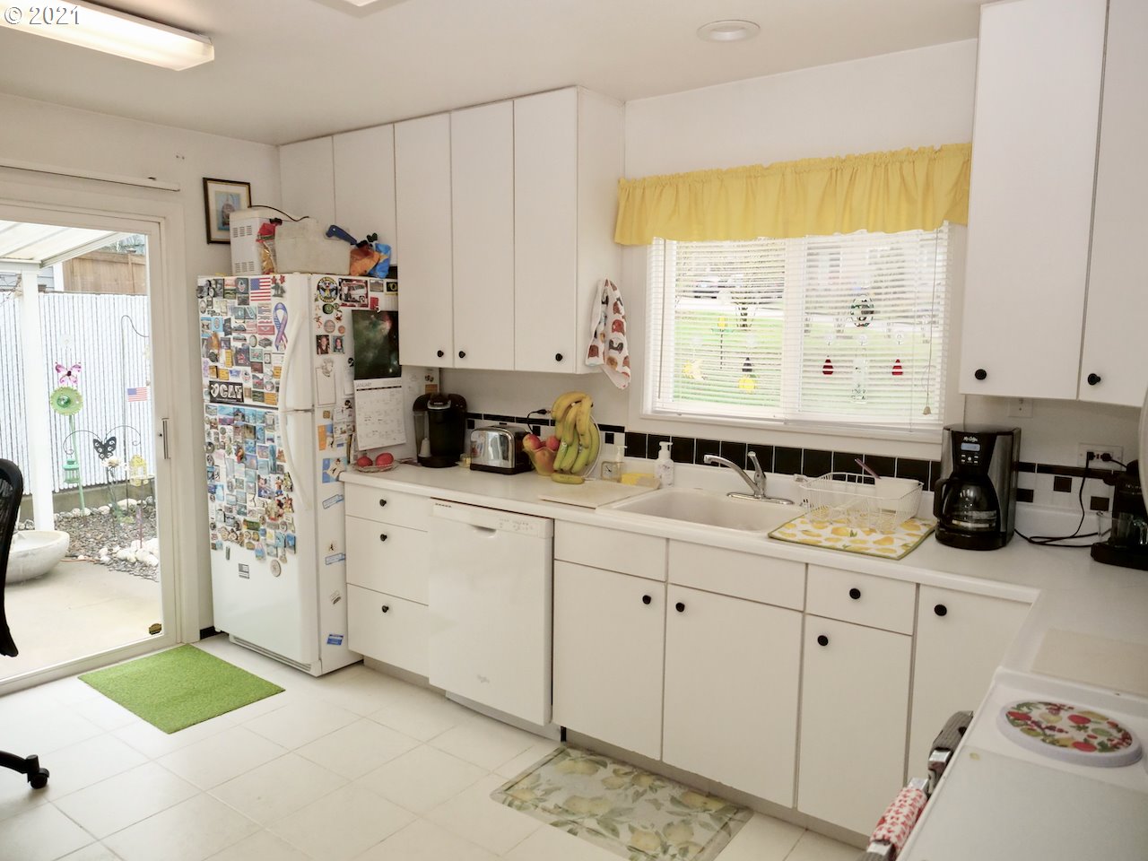 3930 Southwest Huber Street Portland, OR 97219 - Photo 11 of 26 Gallery Image 11