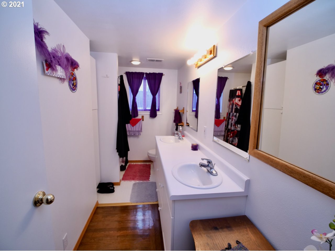 3930 Southwest Huber Street Portland, OR 97219 - Photo 16 of 26 Gallery Image 16