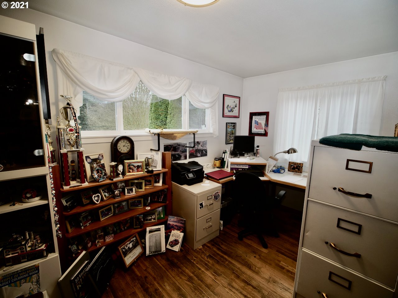 3930 Southwest Huber Street Portland, OR 97219 - Photo 17 of 26 Gallery Image 17
