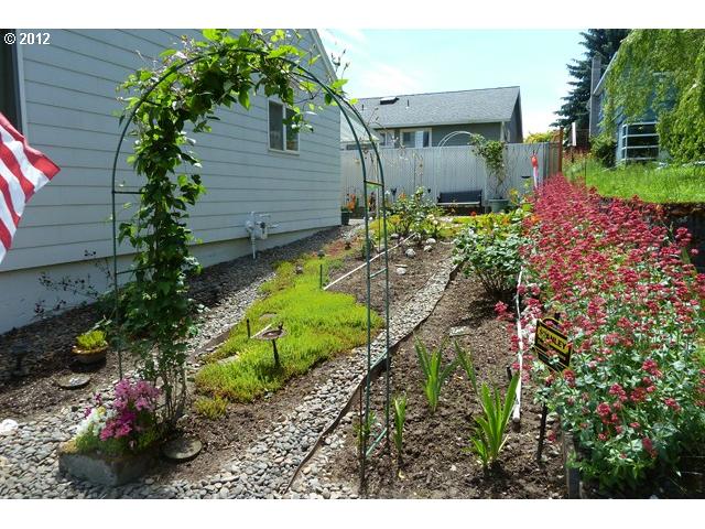 3930 Southwest Huber Street Portland, OR 97219 - Photo 20 of 26 Gallery Image 20