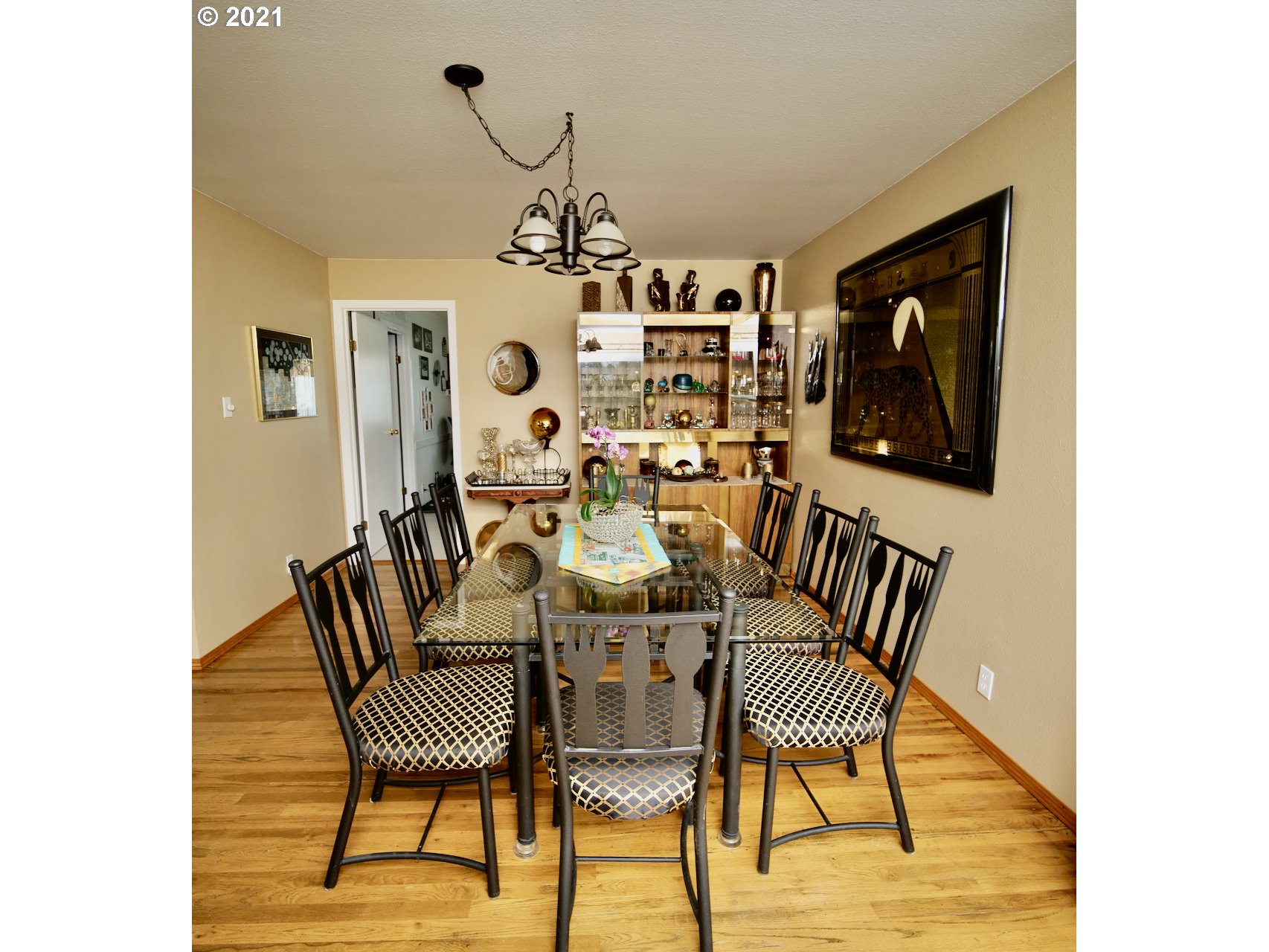 3930 Southwest Huber Street Portland, OR 97219 - Photo 5 of 26 Gallery Image 5