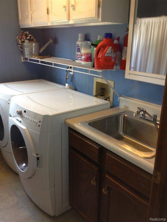 4954 Pinckney Road Howell, MI 48843 - Photo 19 of 20 First Flr Laundry.JPG