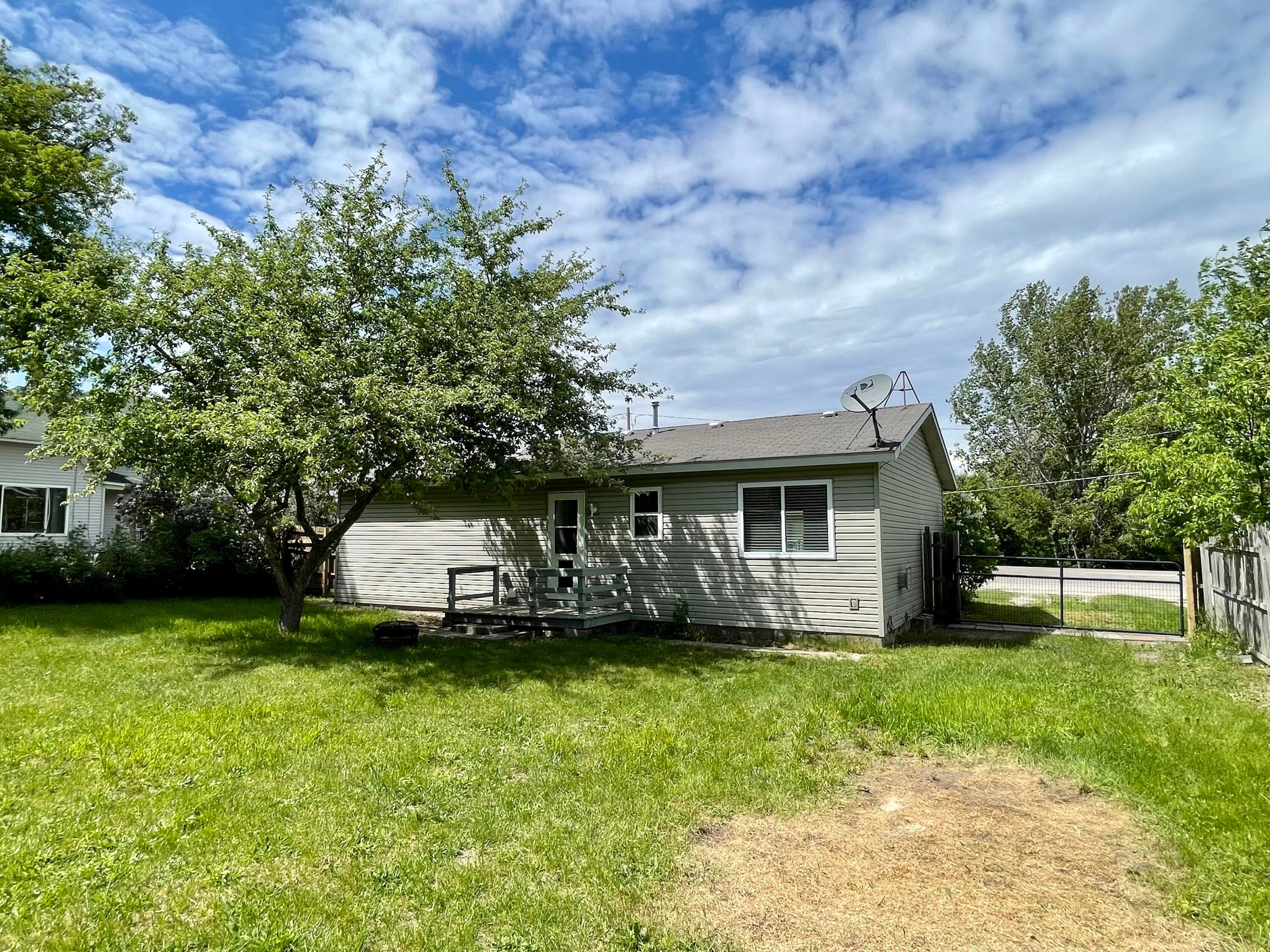 113 North Street Cheboygan, MI 49721 - Photo 3 of 22 Gallery Image 3