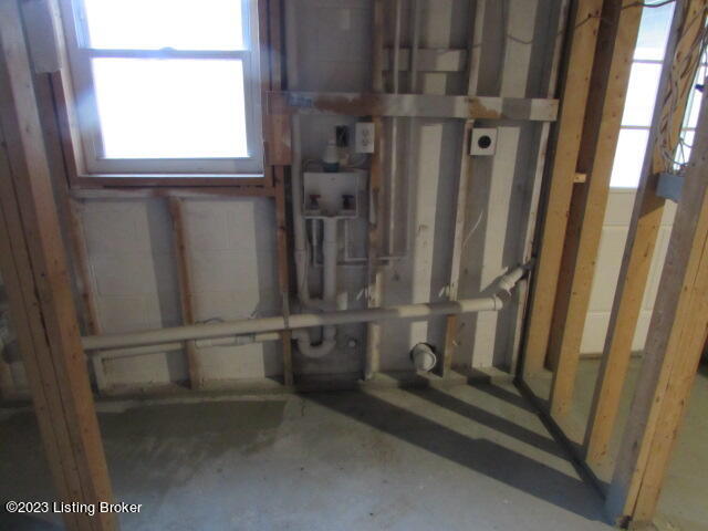 4492 Jackson Road Eminence, KY 40019 - Photo 17 of 29 Laundry