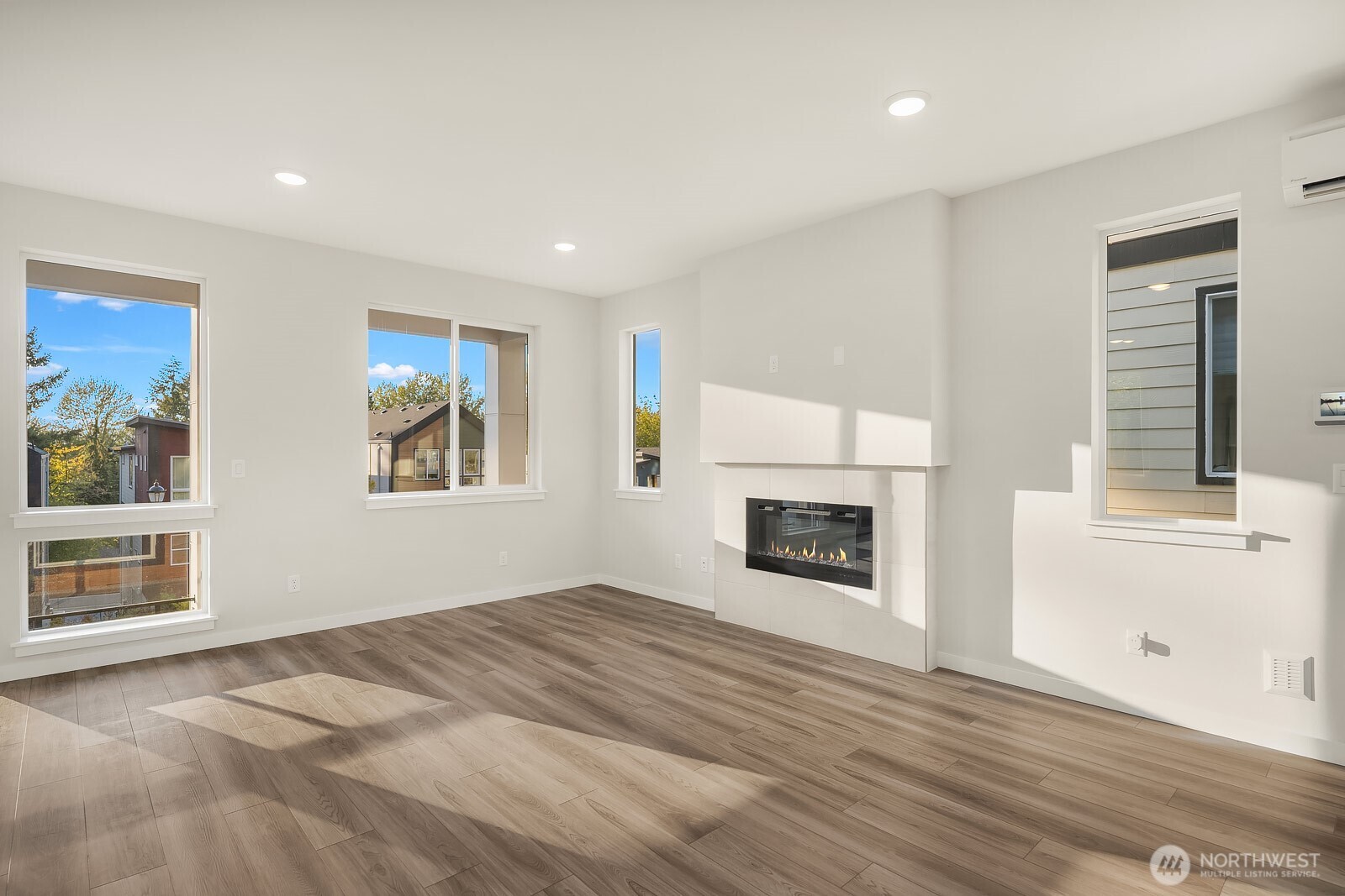 4004 Aberdeen Way Northeast Renton, WA 98056 - Photo 4 of 36 Gallery Image 4