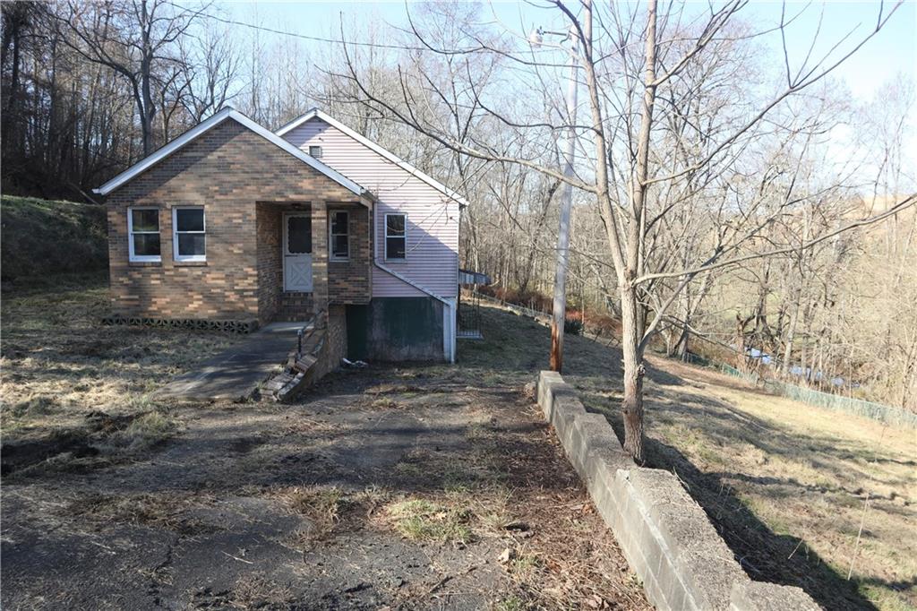 105 Laurel Road Daisytown, PA 15427 - Photo 2 of 30 Gallery Image 2