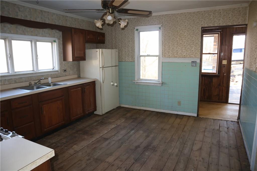 105 Laurel Road Daisytown, PA 15427 - Photo 8 of 30 Gallery Image 8