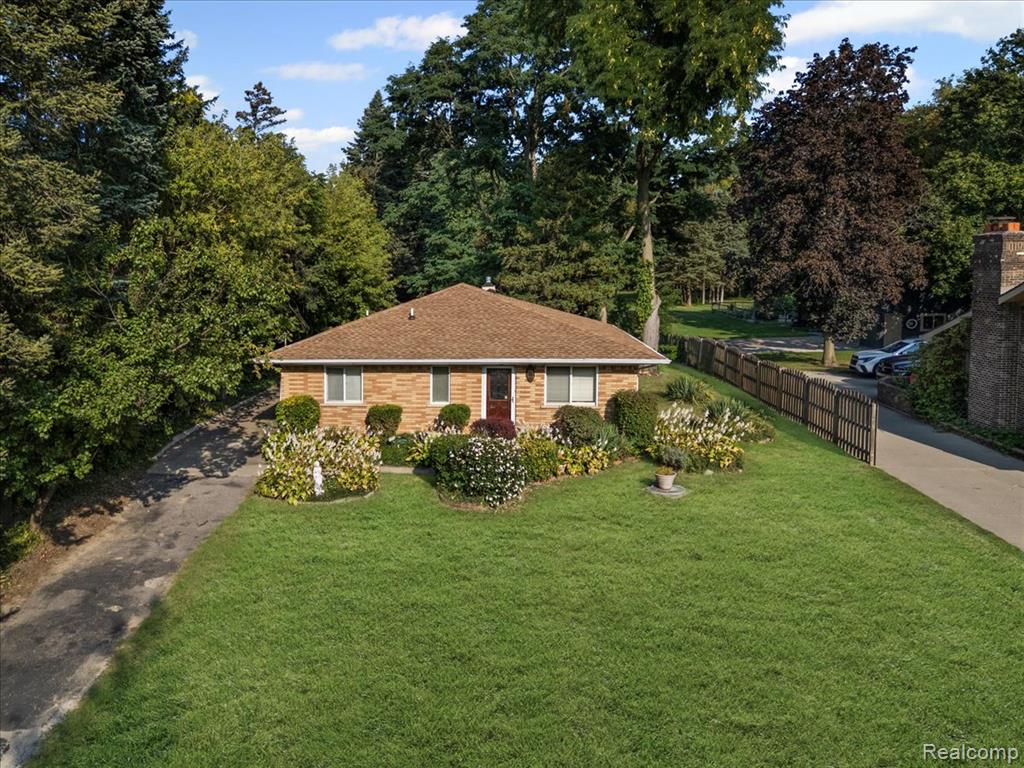 49222 Fairchild Road Macomb, MI 48042 - Photo 32 of 34 Gallery Image 32