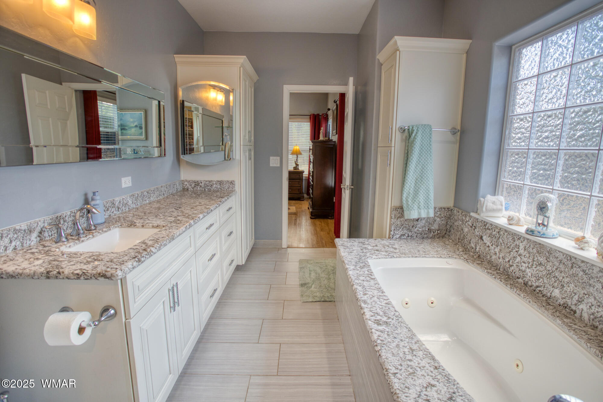 2889 Jacks Road Lakeside, AZ 85929 - Photo 28 of 65 HER BATH