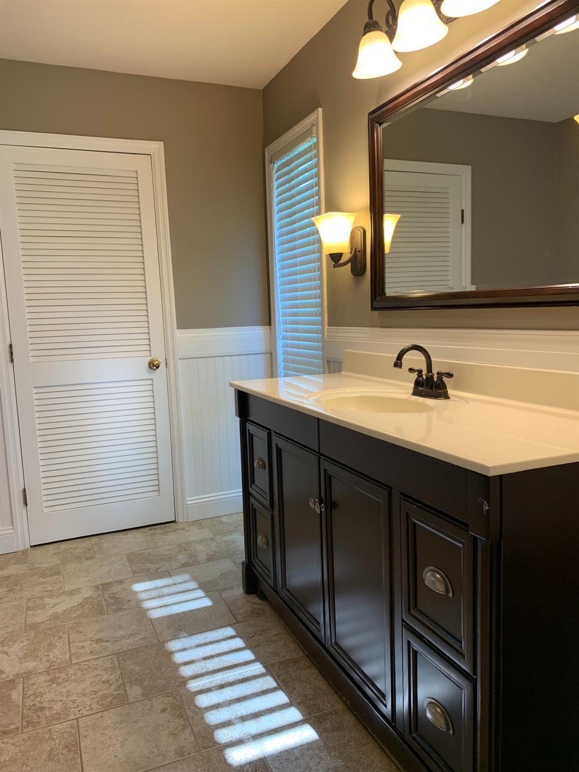 8965 Zoellner Road Cincinnati, OH 45251 - Photo 20 of 32 Gallery Image 20
