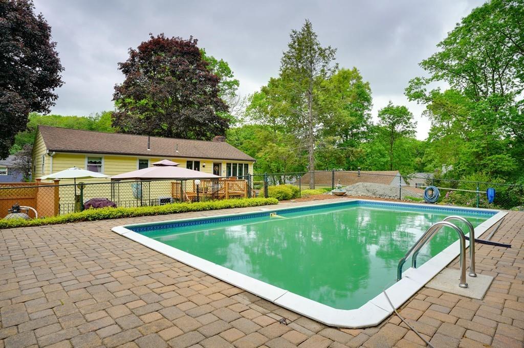 39 Chandler Road Burlington, MA 01803 - Photo 4 of 42 Gallery Image 4